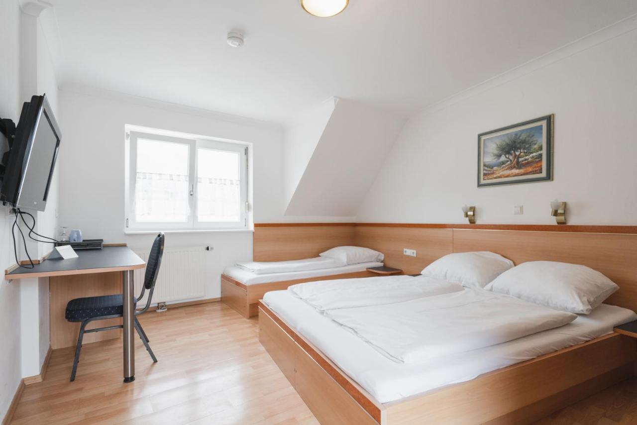 Park Hotel & Gaestehaus Руст Екстериор снимка