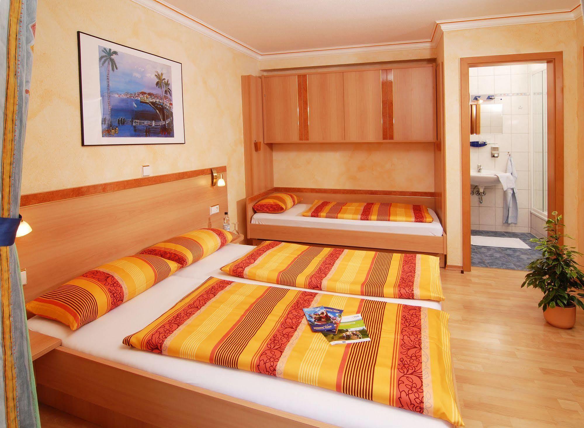 Park Hotel & Gaestehaus Руст Екстериор снимка